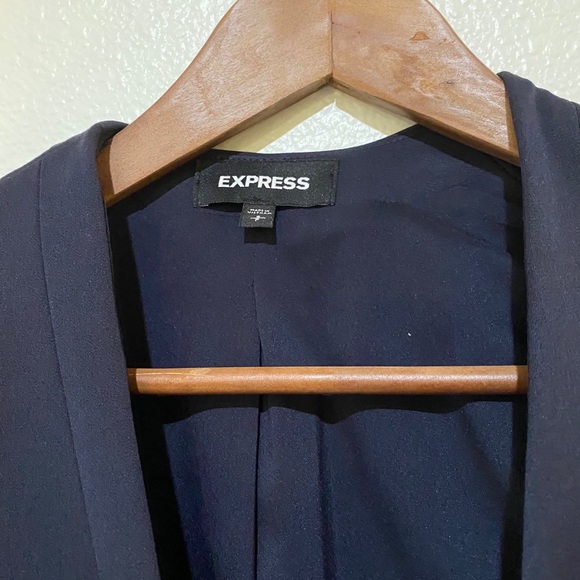 Express Vest - Picture 2 of 3